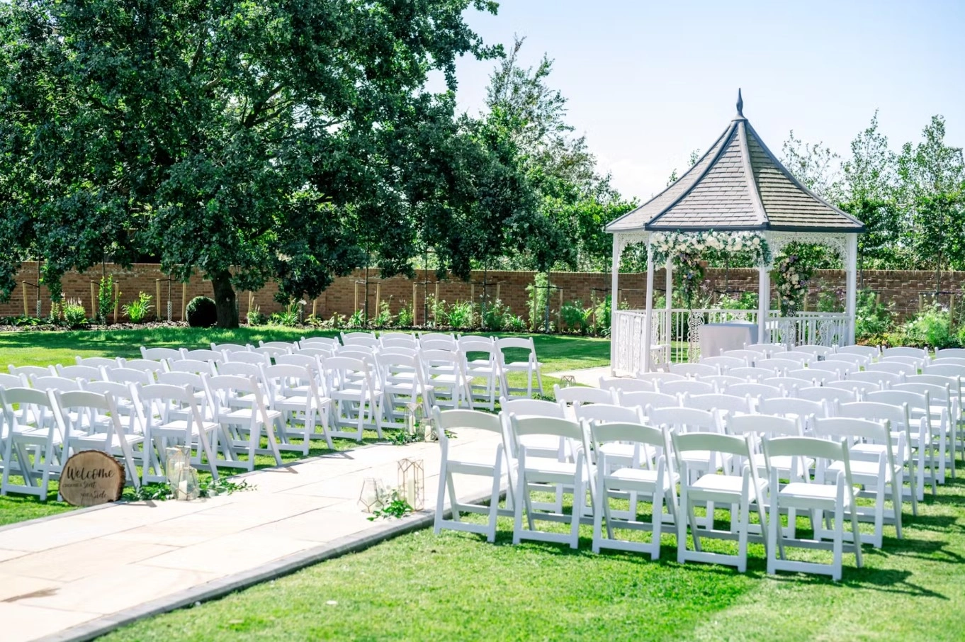 Vaulty Manor Wedding Venue Outdoor Ceremony