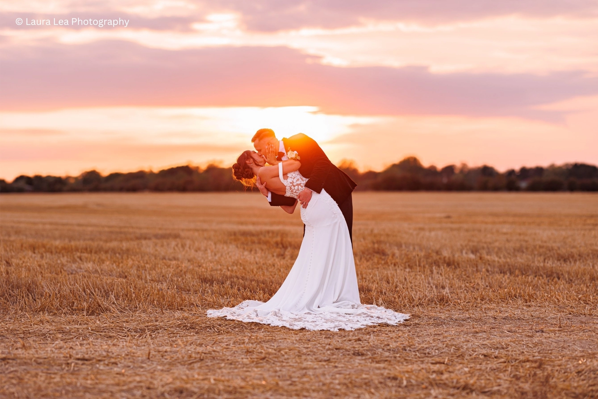 Vaulty Manor Wedding Venue Golden Hour